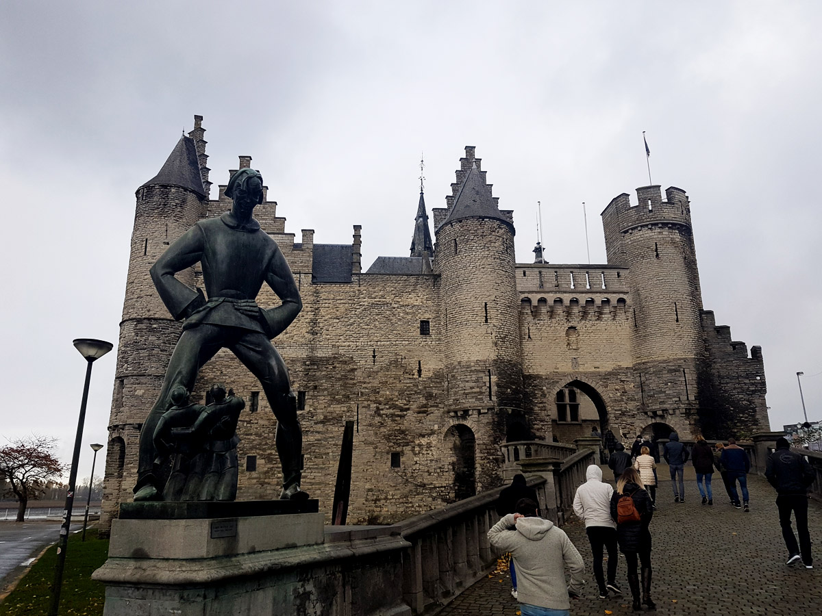 O Gigante, Brabo e a lenda da Antuérpia